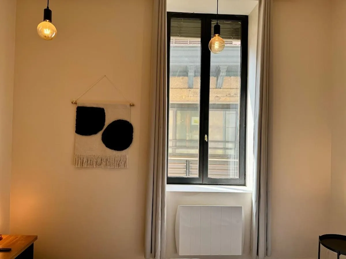 Suite Coachela Lyon 0*,  France